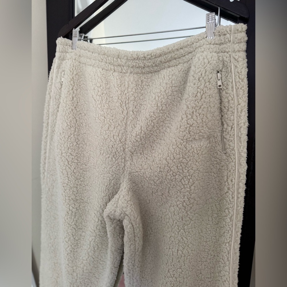 NWT SKIMS Cozy Knit Sherpa Fleece Jogger, Bone (L) - Picture 4 of 9